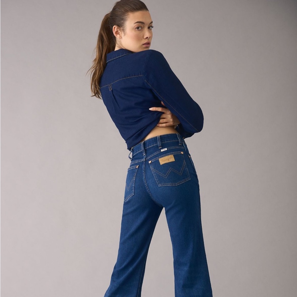 Wrangler Wander Hogh Rise Flare - size 28 NWT